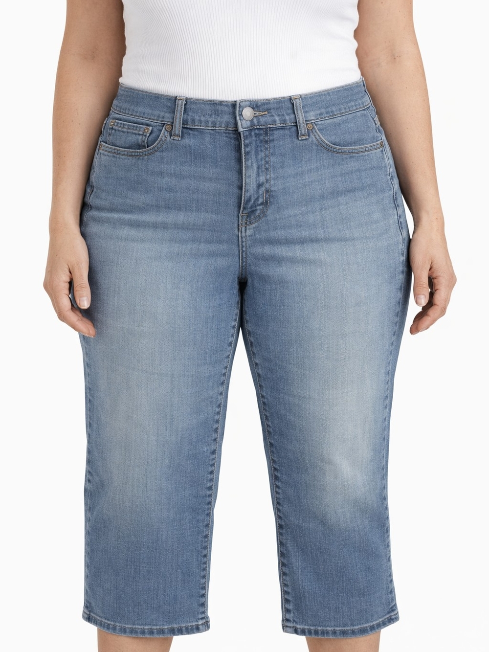 Levi’s 512 Perfectly Slimming Women’s Size 14 Light Wash Cropped Jeans